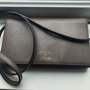 Gucci swing wallet